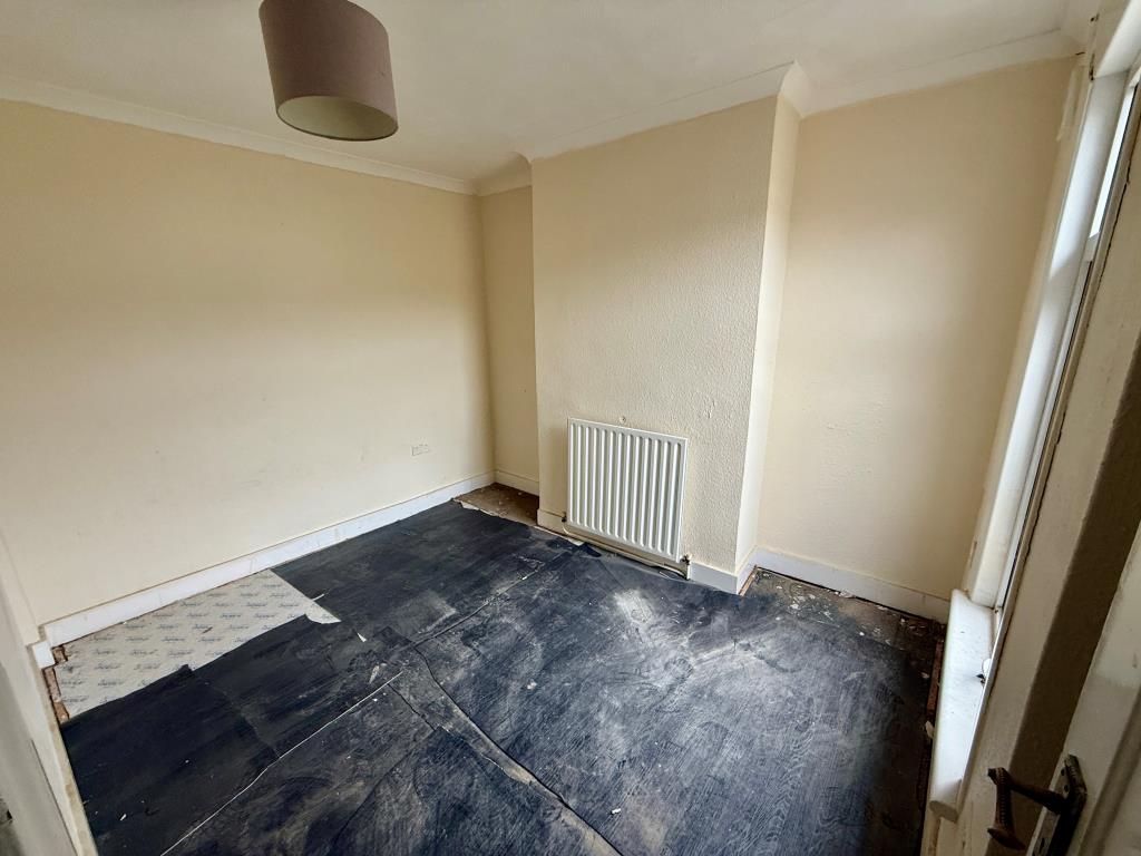 Lot: 31 - TERRACED HOUSE FOR REFURBISHMENT - Bedroom two
